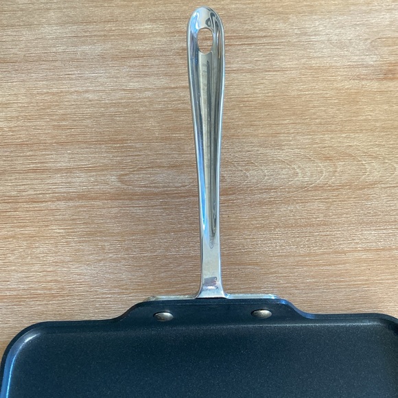 All-Clad Nonstick Square 11 inch Griddle Pan - Picture 4 of 10